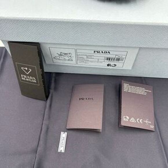 Women's Prada quilted nylon snow boots size 39.5 made in Italy - Picture 5 of 10